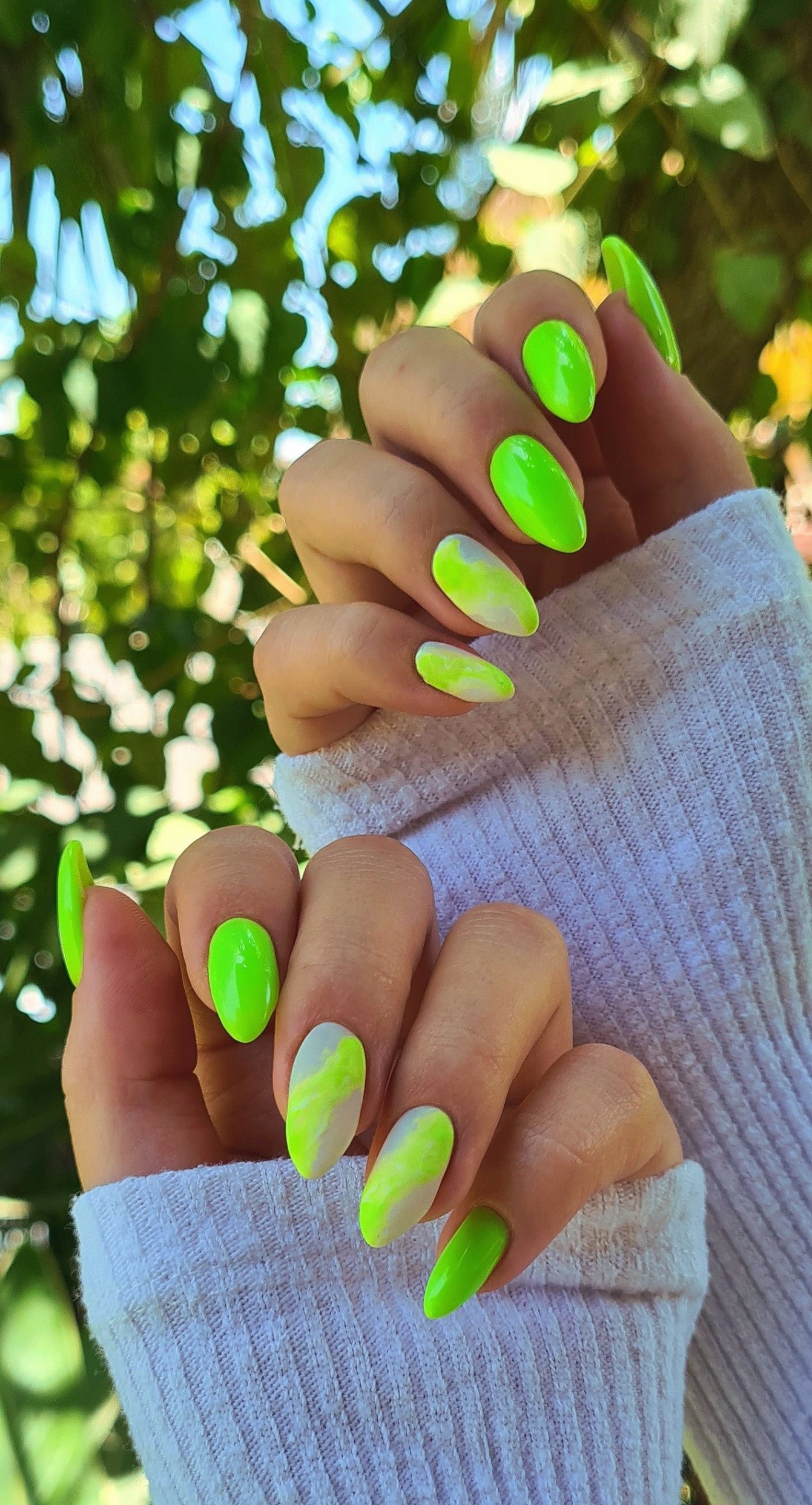 Get Funky With These Fabulous Lime Green Nail Designs!